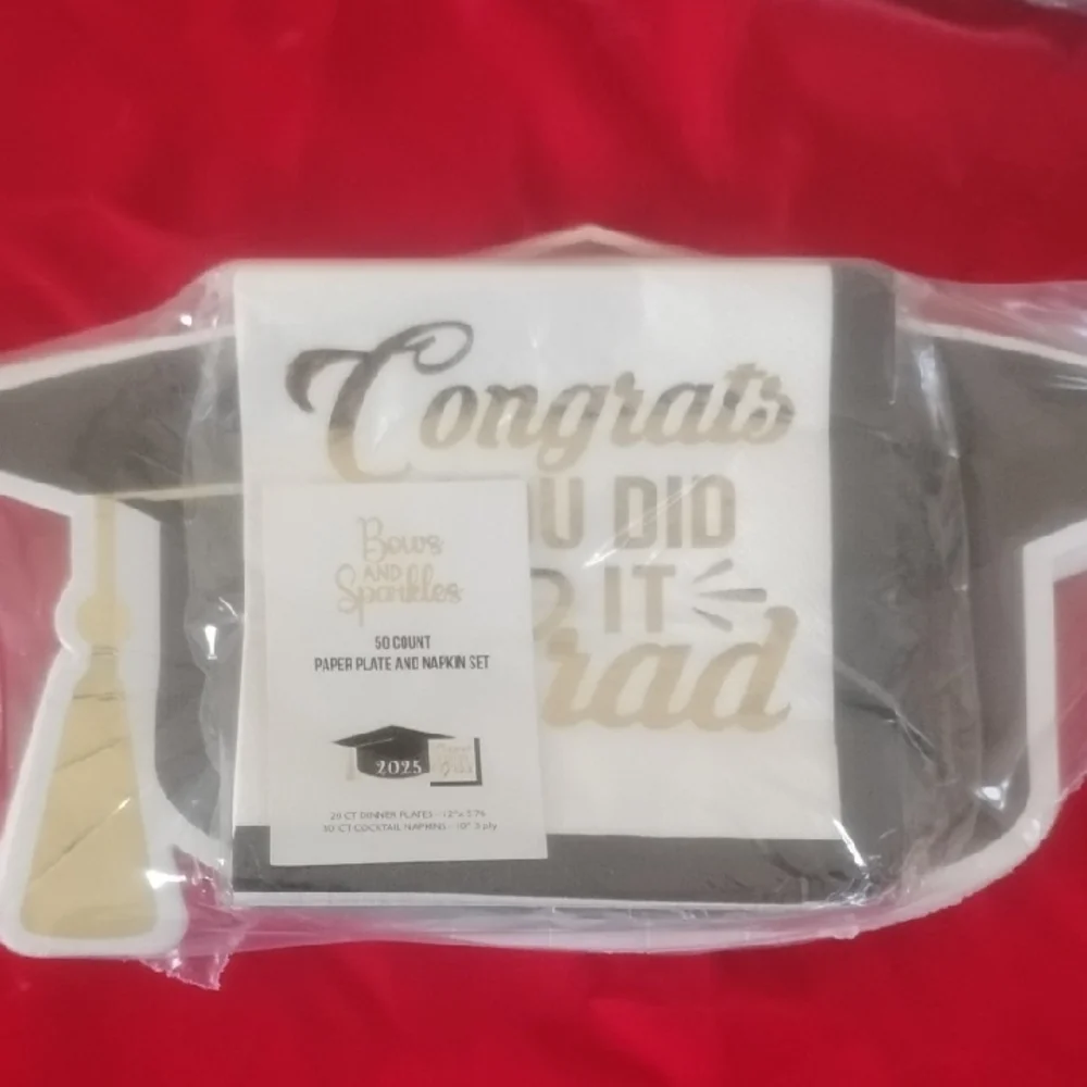 D-NWT Bows and Sparkles 'Congrats Grad' Black and Gold Disposable Napkin & Plate